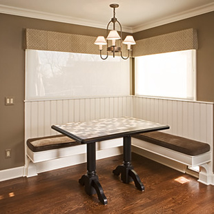 Dining & Bar